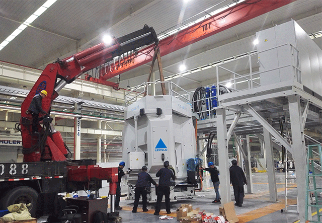 60噸進口精密設備吊裝定位
